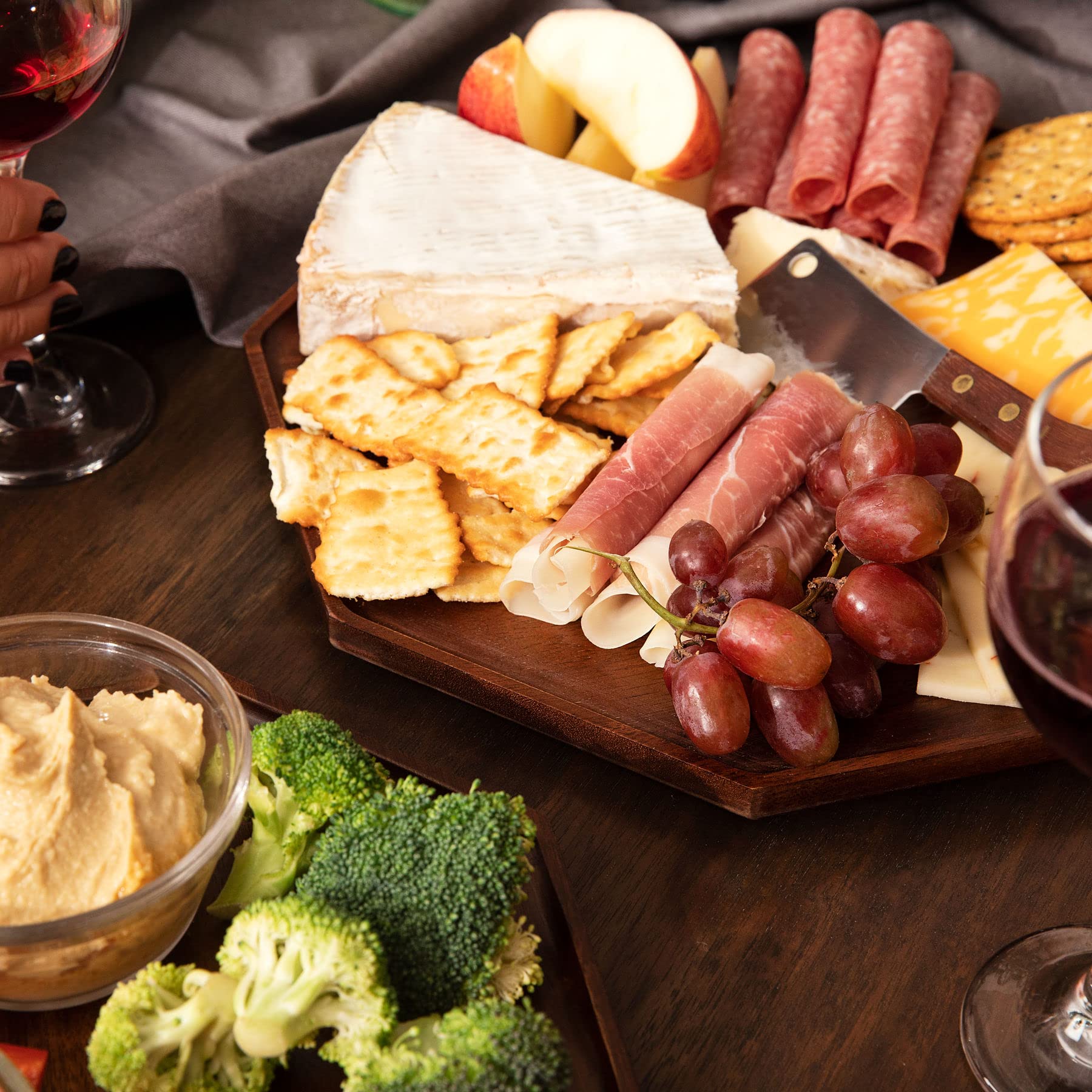 Acacia Wood Serving Trays - Set of 2 (12-Inch and 10-Inch Plates) Wooden Home Decor Platters for Fruit, Vegetables, Appetizer Serving Tray, Food, Cheese Board, Small Charcuterie, Party Entertaining